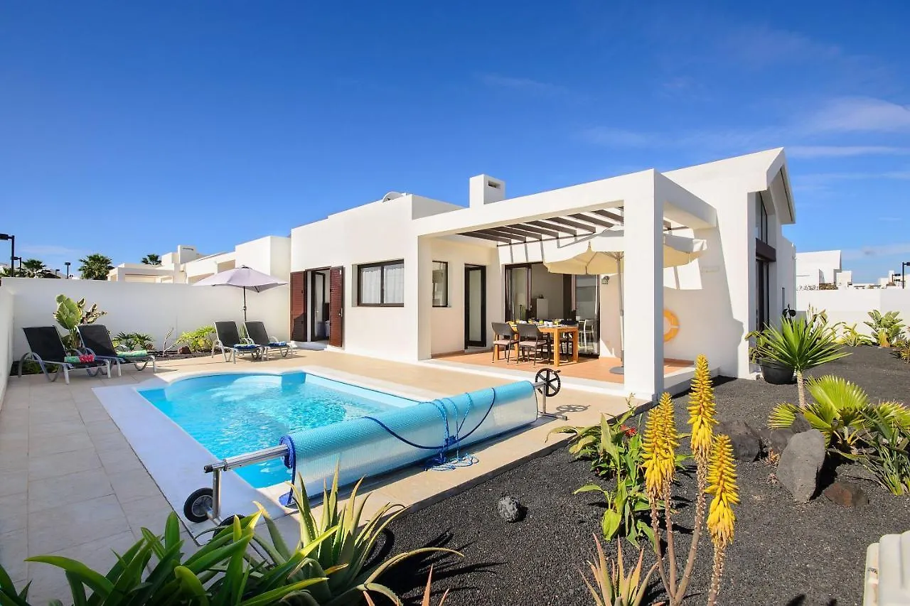 Villa Luna Playa Blanca  0*, Playa Blanca (Lanzarote) Spain